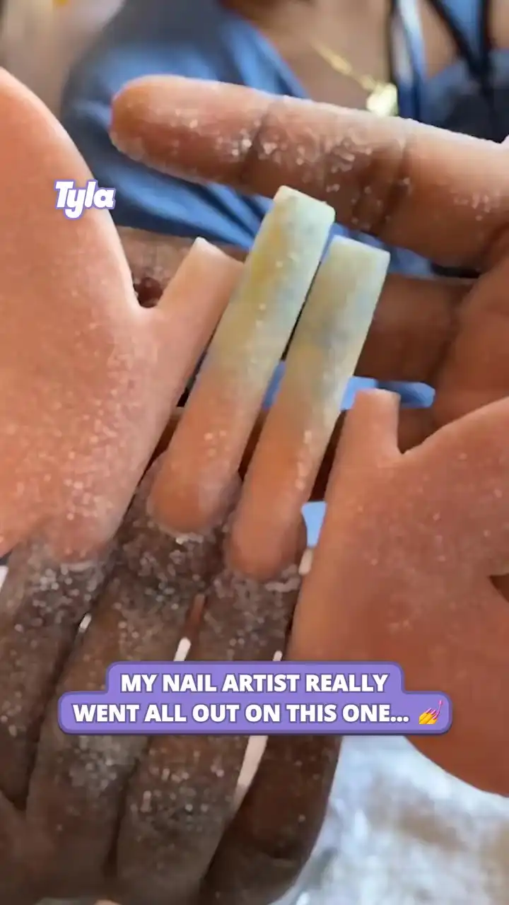 Insane butterfly nails 😲🦋