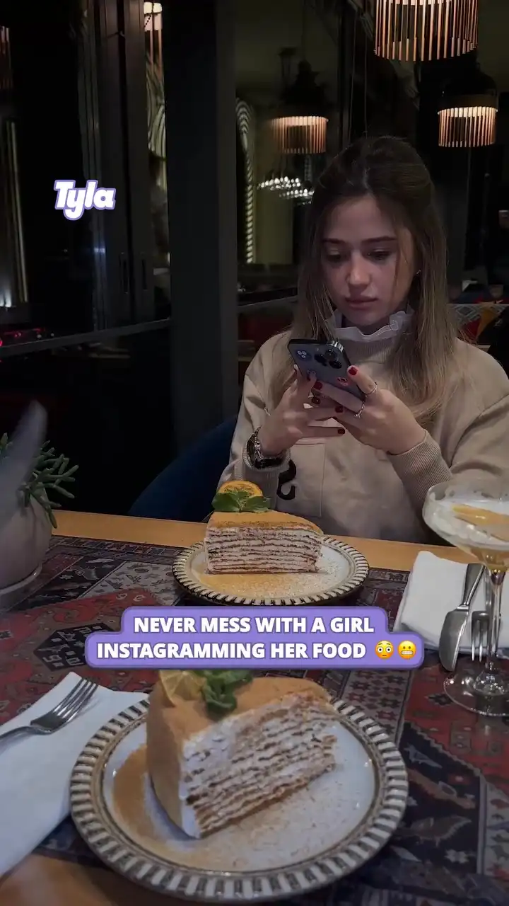 Never mess with a girl instagramming 😳😬