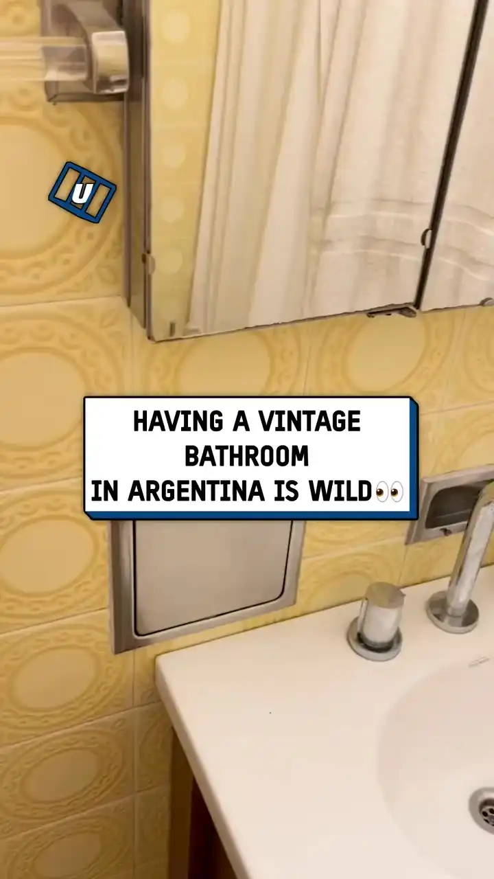 Vintage bathroom in Argentina 😲🇦🇷