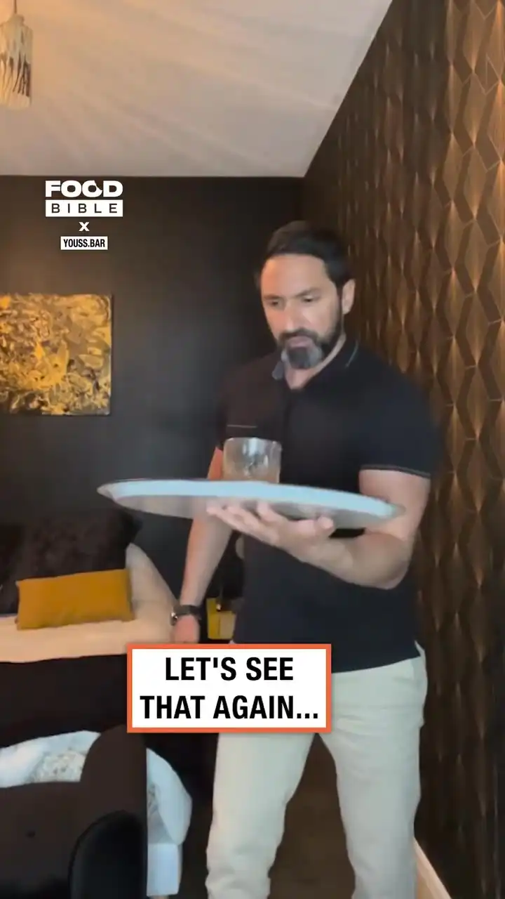 Impressive flipping drinks skills 😯