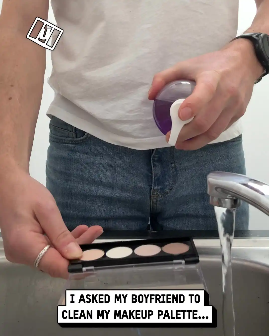 I asked my BF to clean my make up palette 😡💋