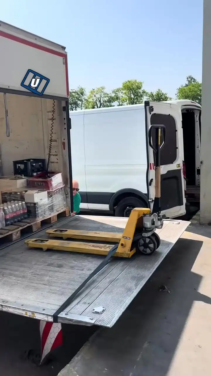 Moving van lifter hack 🚚🤯