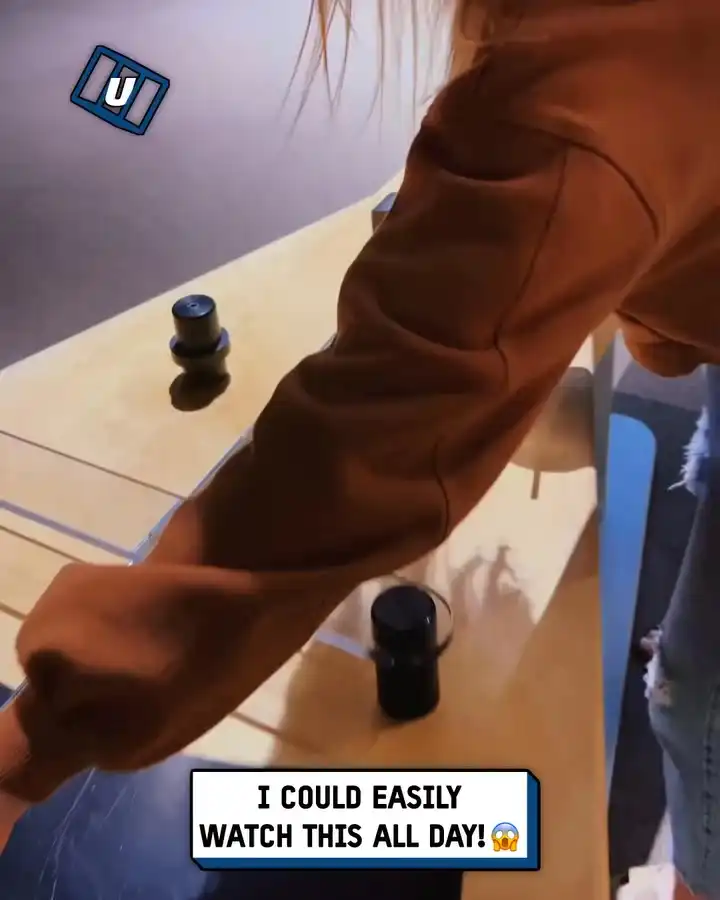 Super satisfying physics machine 😲🤩