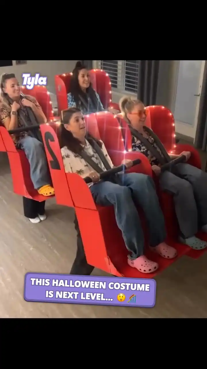 This halloween costume is next level 😲🎢