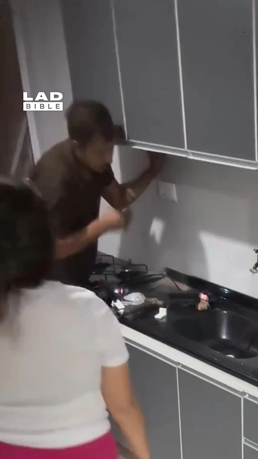 We tried to install our kitchen ourselves 😳😬