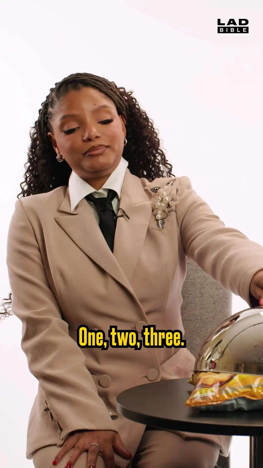 Regé-Jean Page & Halle Bailey debate US vs UK crisps..