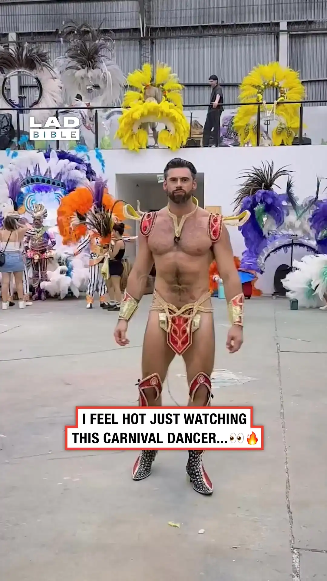 This carnival dancer is bringing the heat 👀🔥