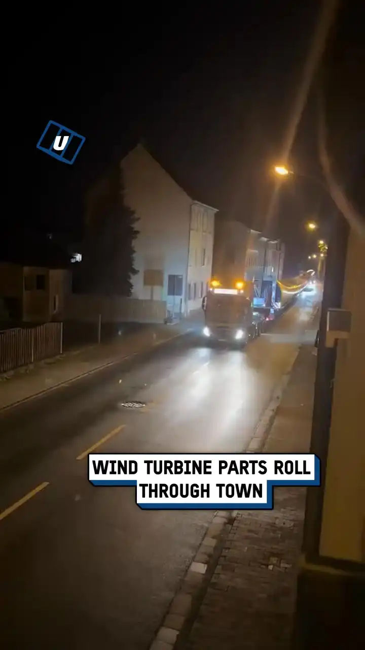 Wind turbine transported through town 👀🤯