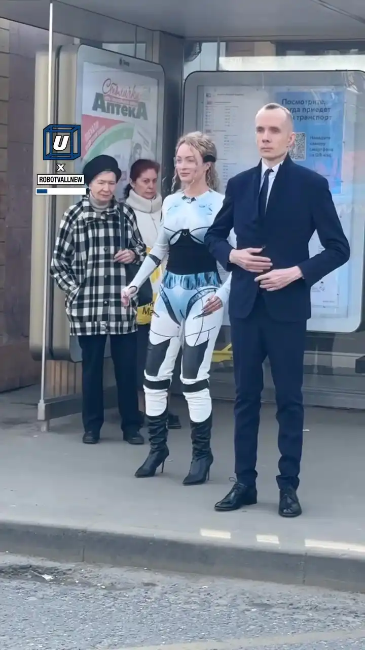 Robot humans spotted in public π±π€