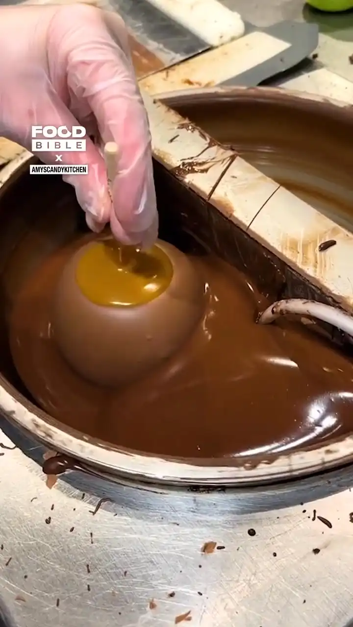 Chocolate caramel apples 🍏