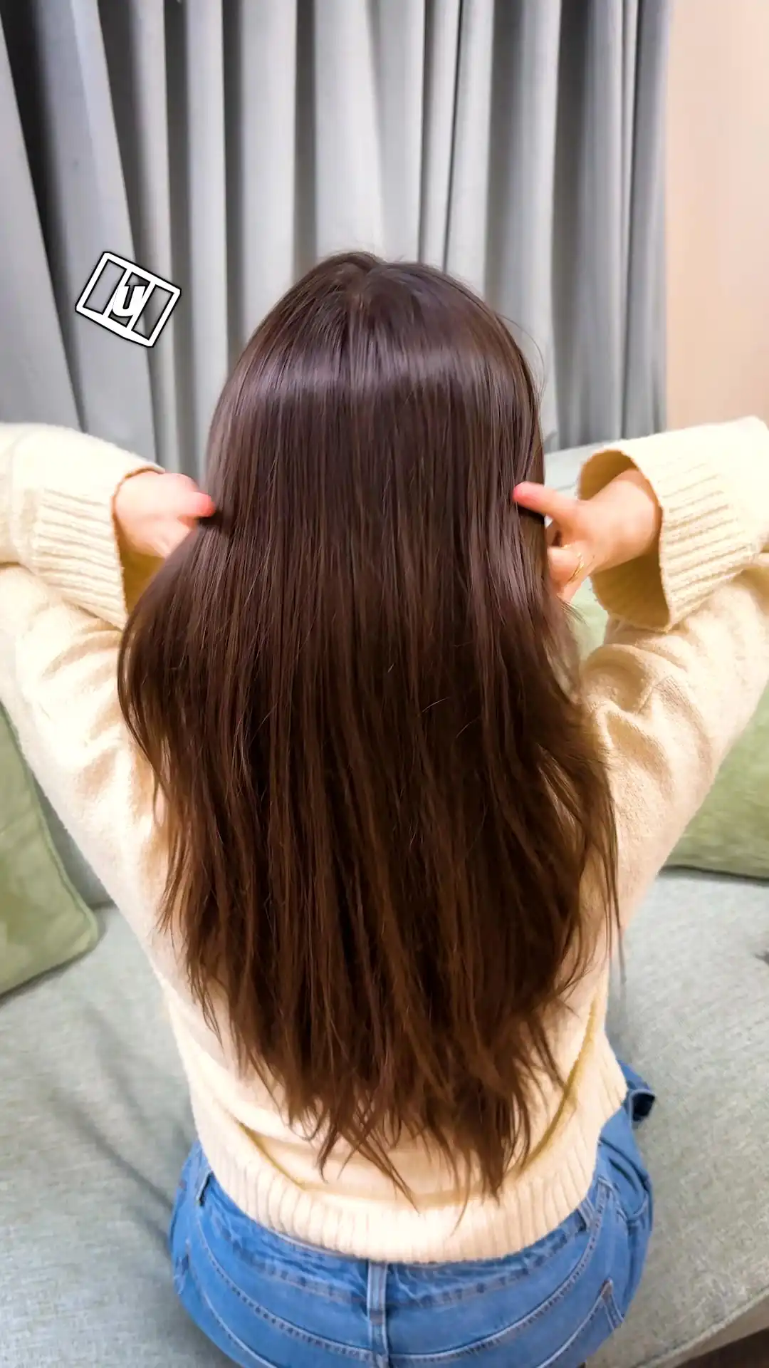 Hiding alcohol in my hair 👀💇‍♀️