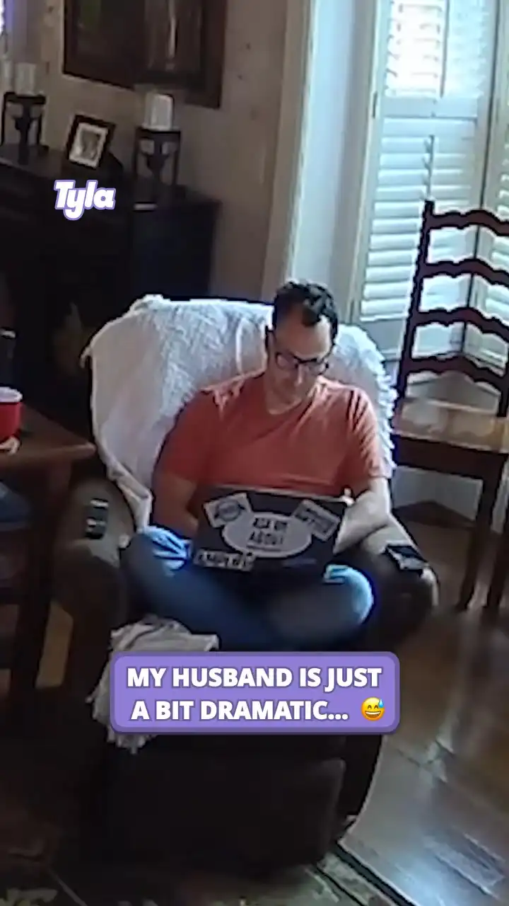 Husband massively overreacts at a bug in the living room