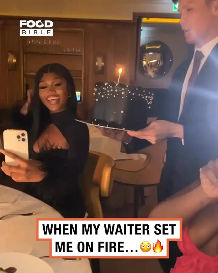 Waiter sets customer on fire 😳