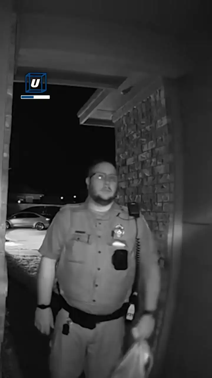 Doorbell cam surprise 😲🚔