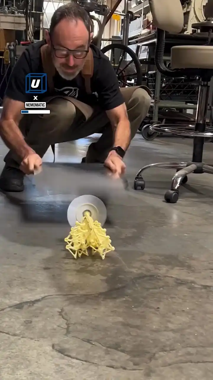 Fan-powered Theo Jansen model 😮💨