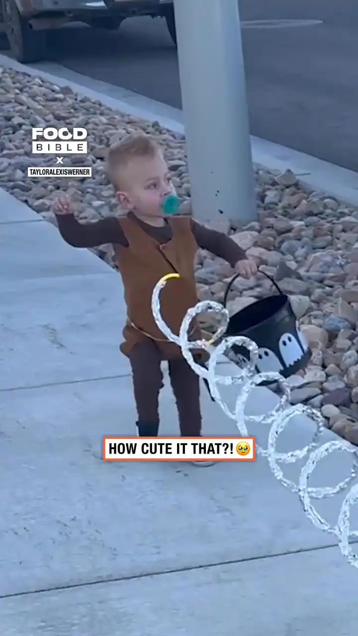 Toddlers in Slinky Costume 🥰