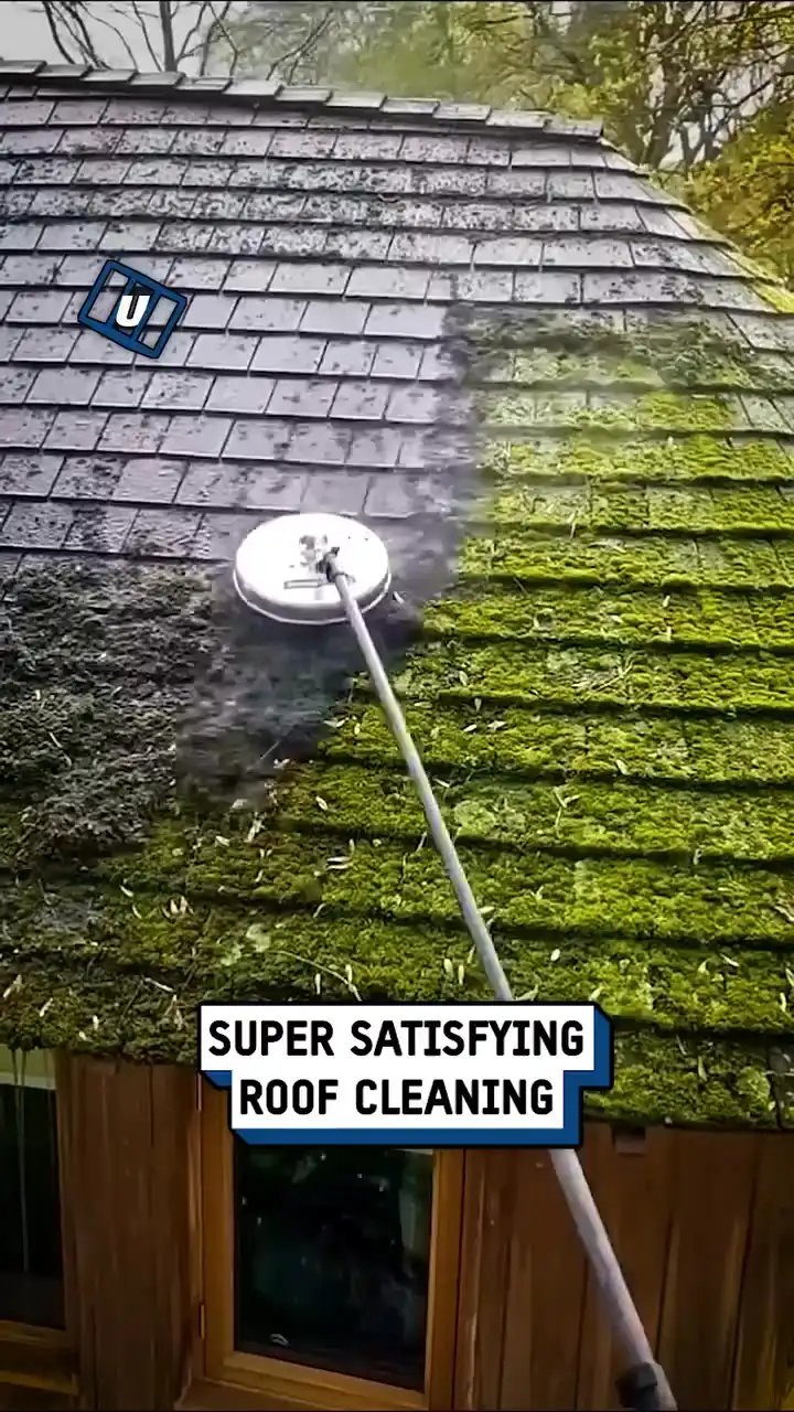 Satisfying roof cleaning 🤩💦