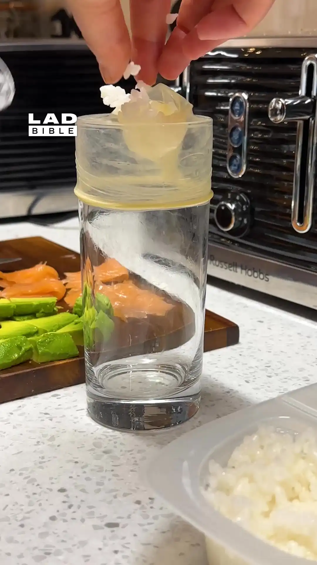 Making my GF sushi 😋🍣