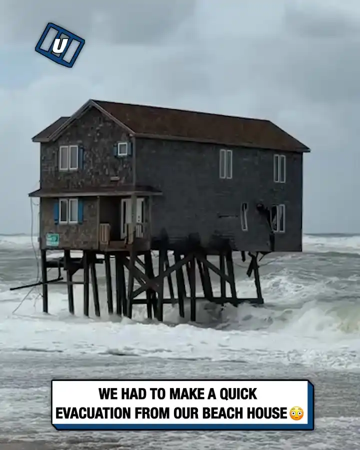 House on its last legs finally falls 🏠😱