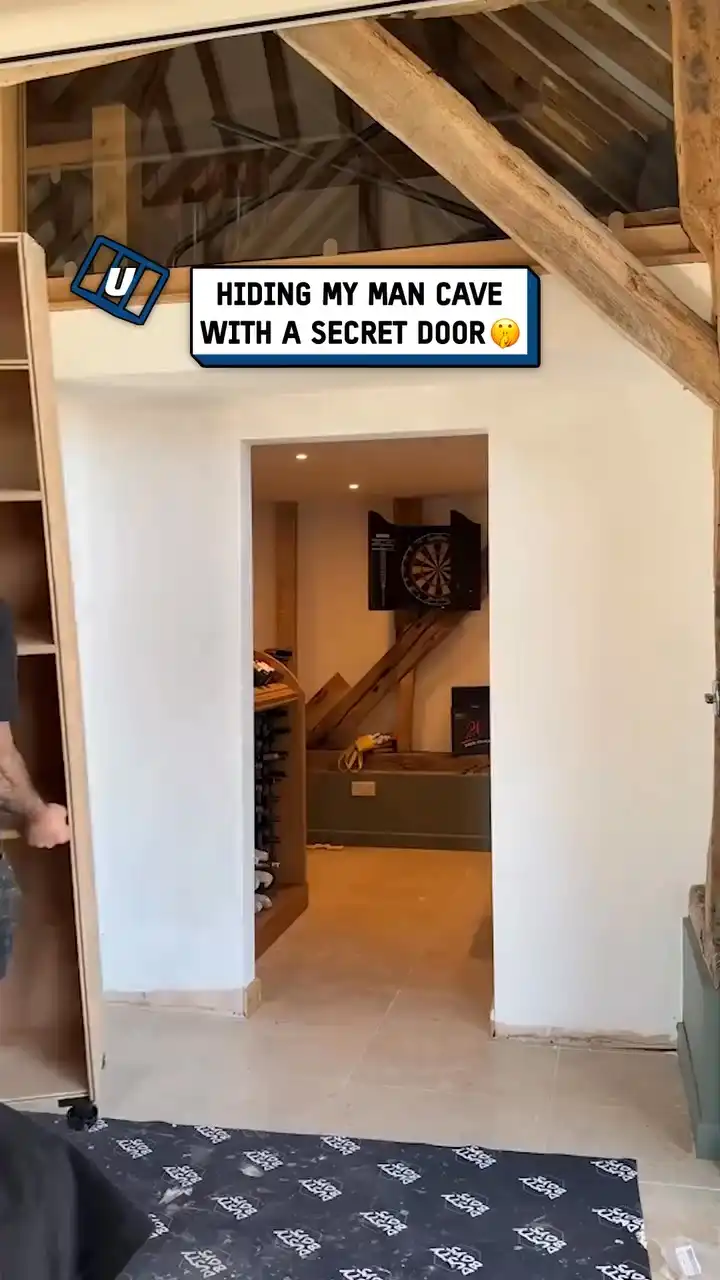 Secret door installation ๐คซ๐ ๏ธ