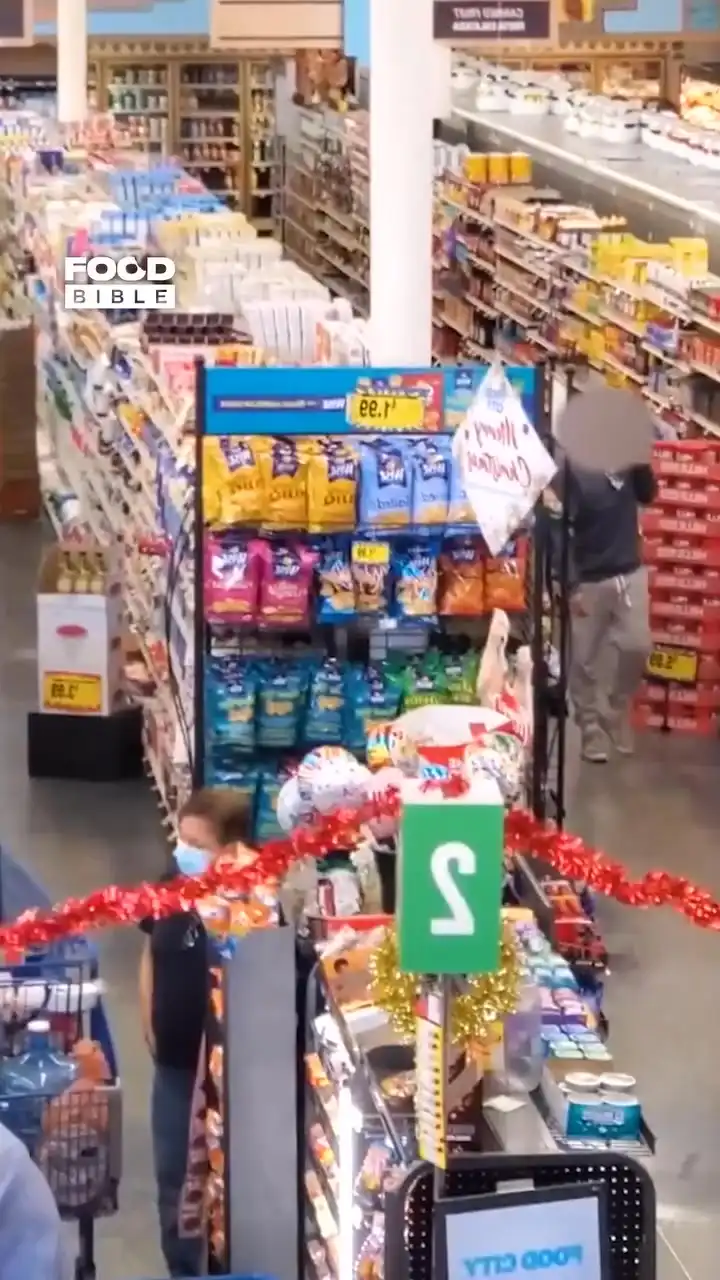 Store Owner Catches Thief π³