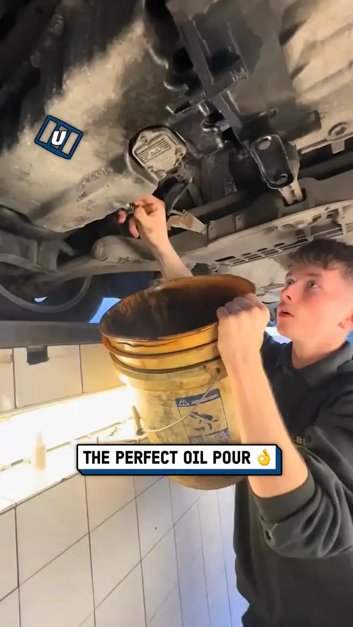 Perfect oil pour 🚙🤣