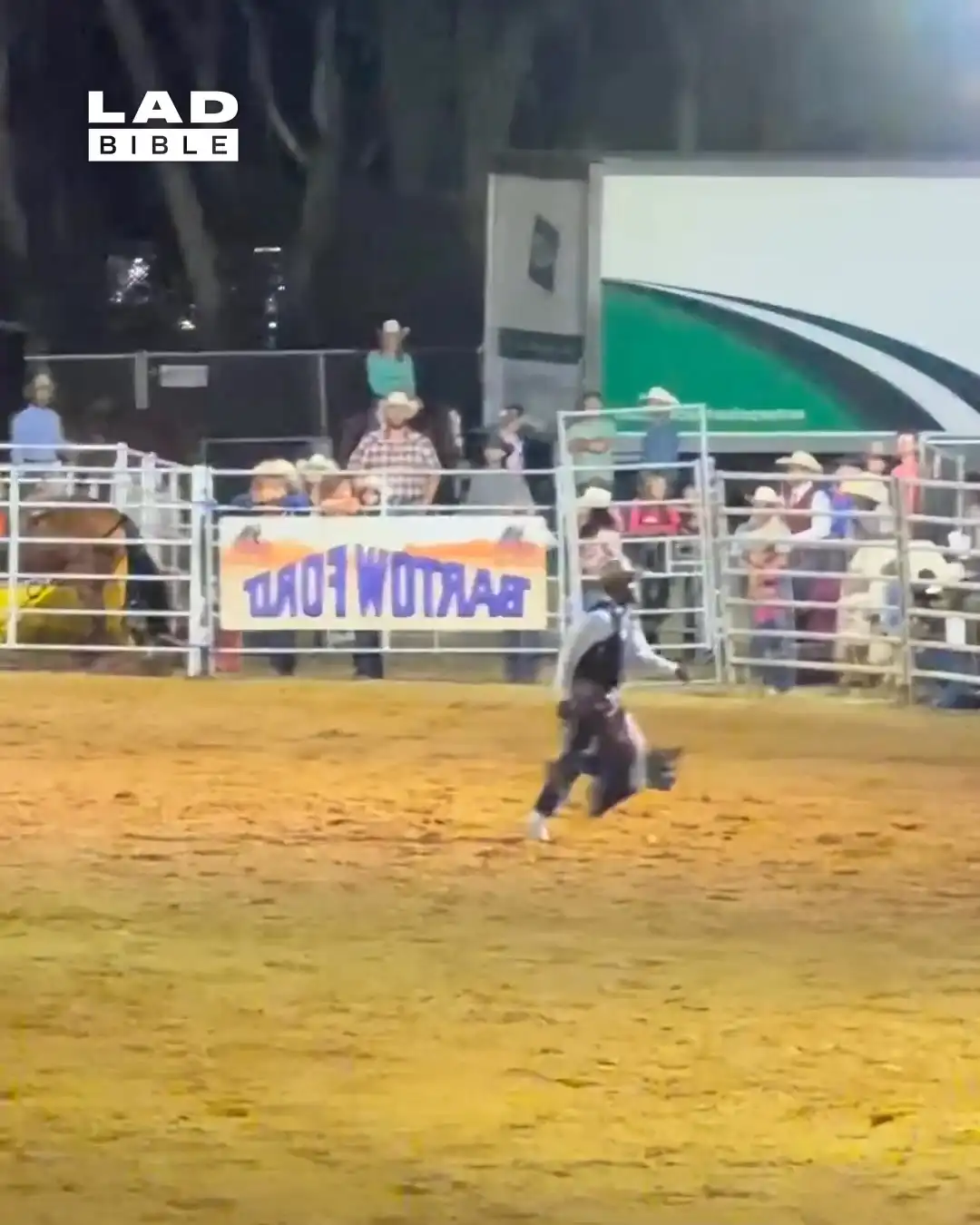 Cowboy gets knocked over by horse 😱🐎