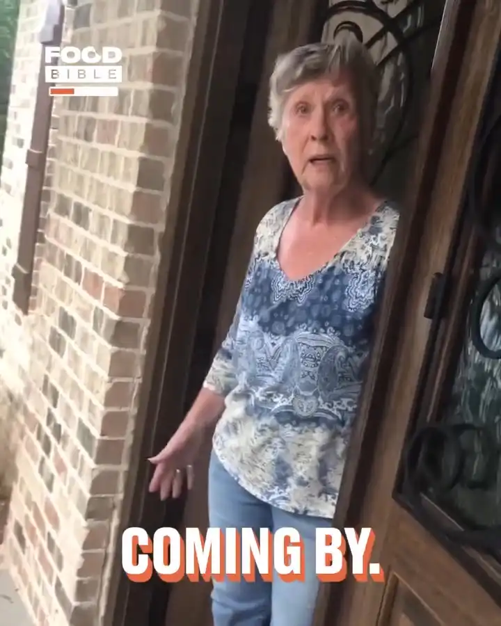 Woman's strange proposal at door 😂🍷