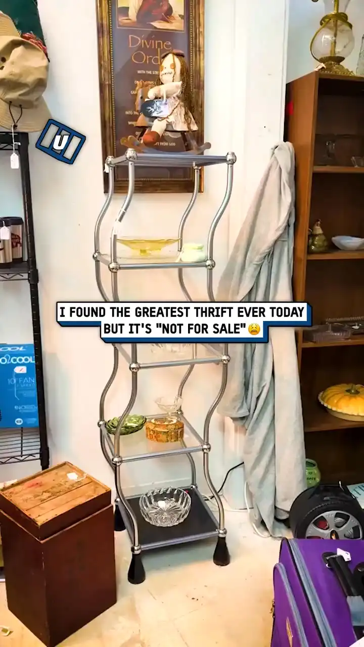 Trippy dancing shelf