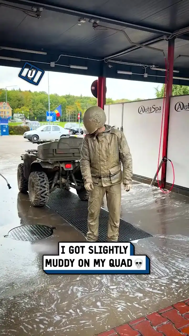 Power hosing leathers 😲💦