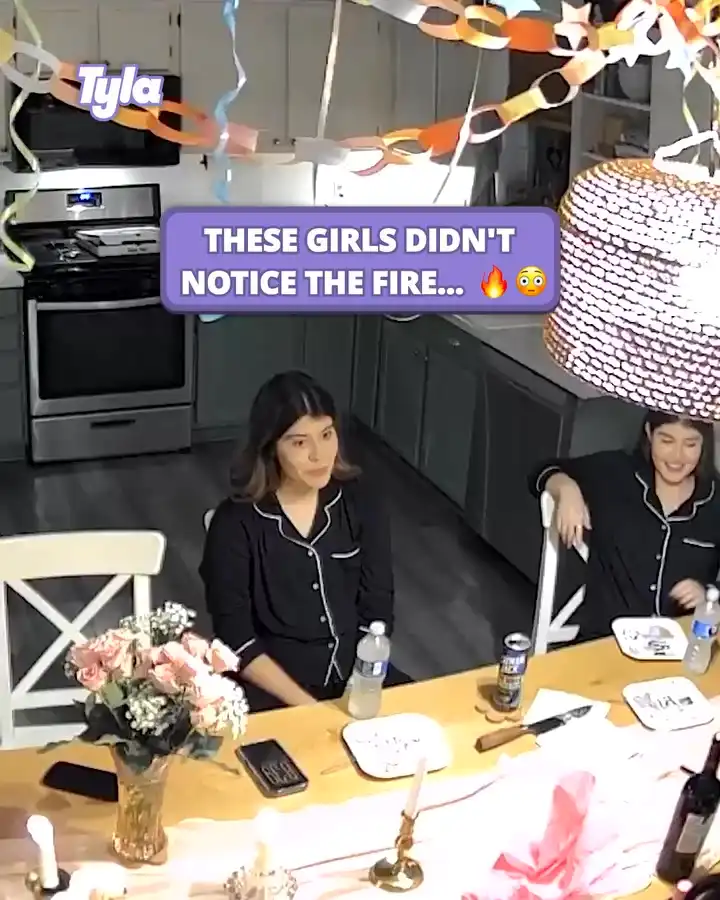 These girls didn't notice the fire... 🔥😳