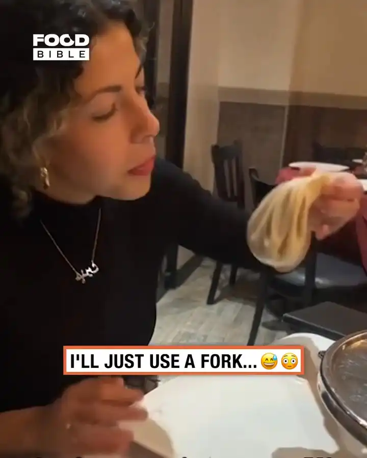 Sus method to eat dumpling 👀