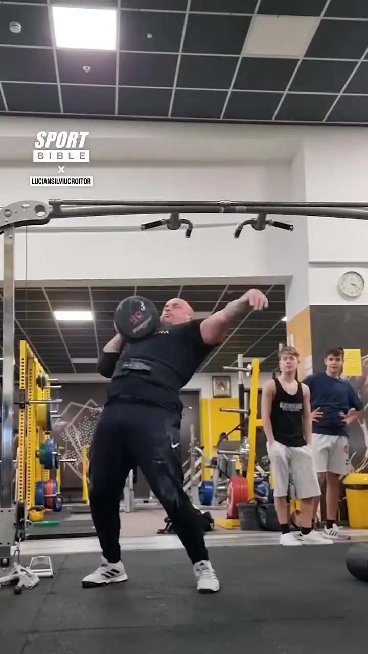 Guy Press 90kg Dumbbell