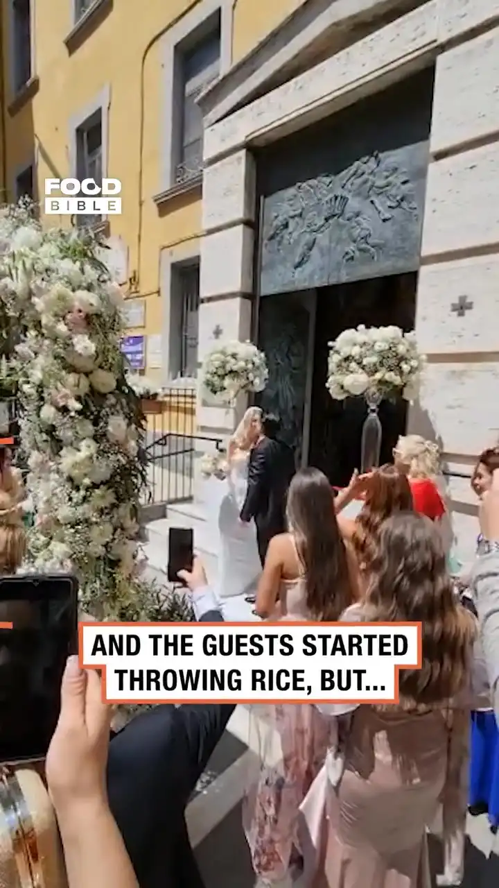 Bride gets hit in the face 😳
