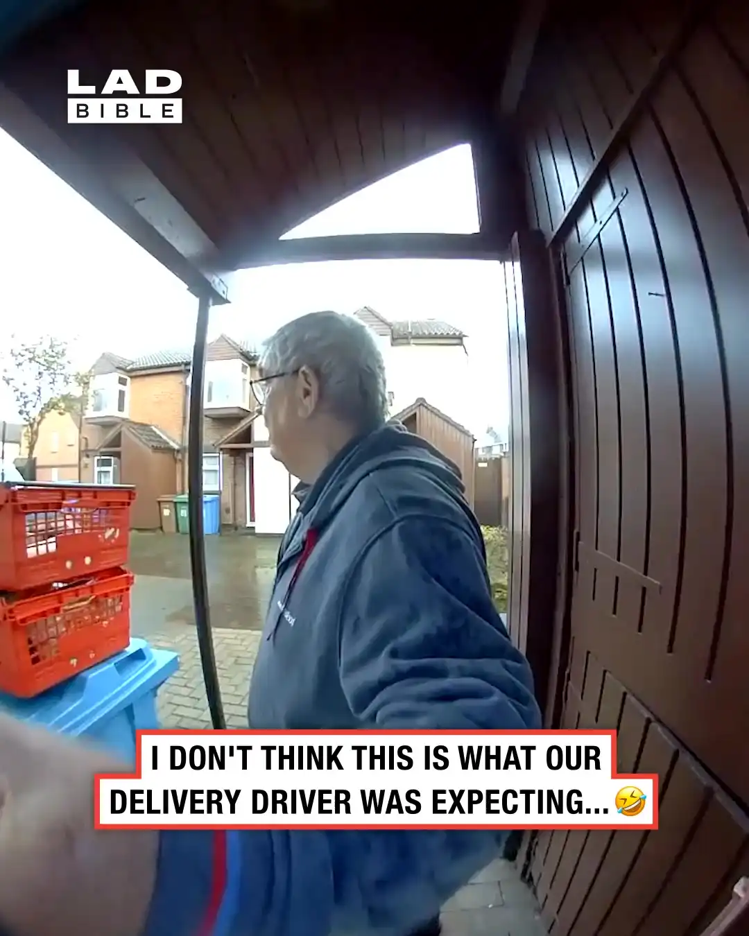 Our toddler surprised the delivery driver 😂