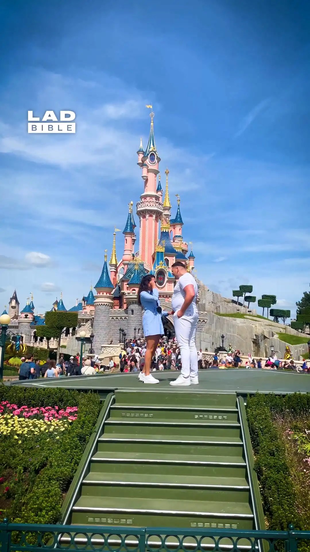 This employee interrupted our proposal 😡💍