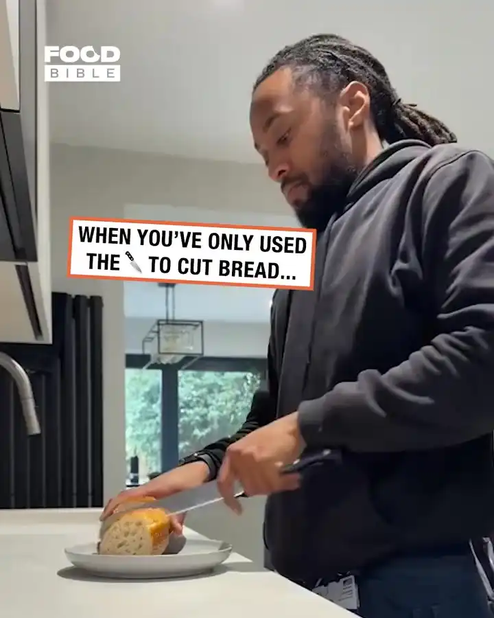 Putting a dirty knife back 😬