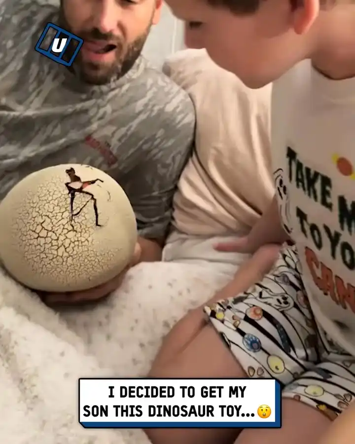 Kids toys these days 🤯🦖