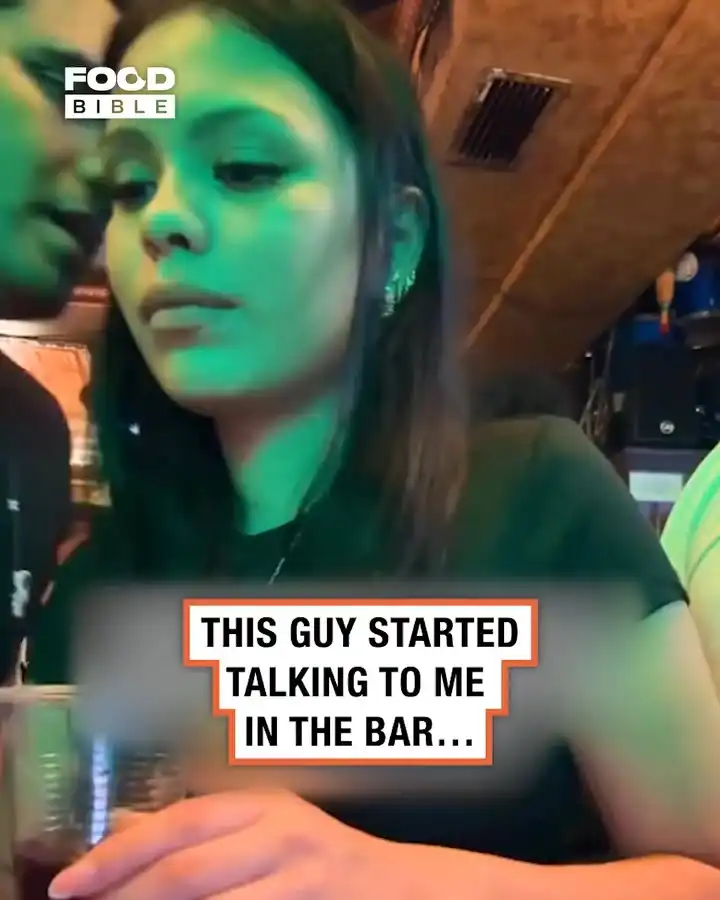 Girl getting unwanted attention in bar 😅