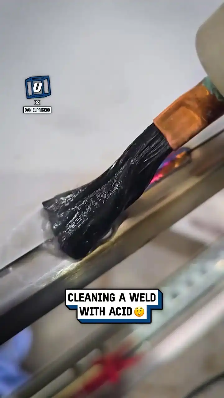 Acid weld cleaning
