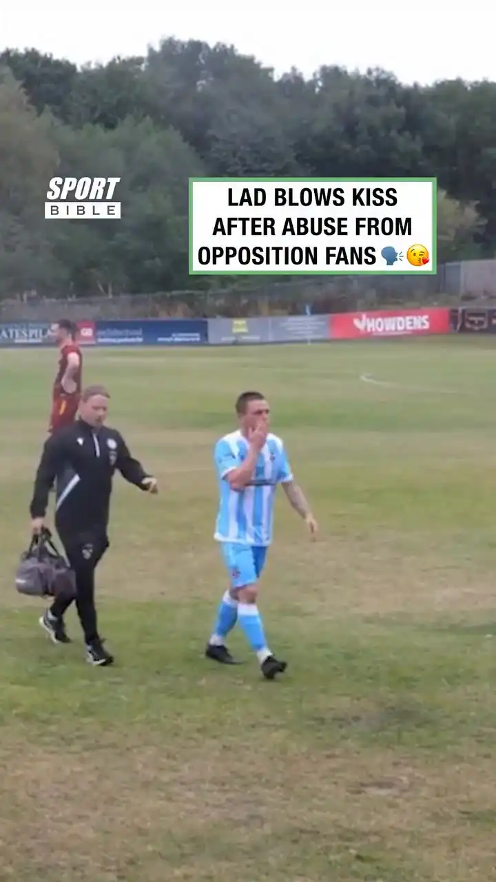 Player Blows Kiss After Abuse From Opposition Fans