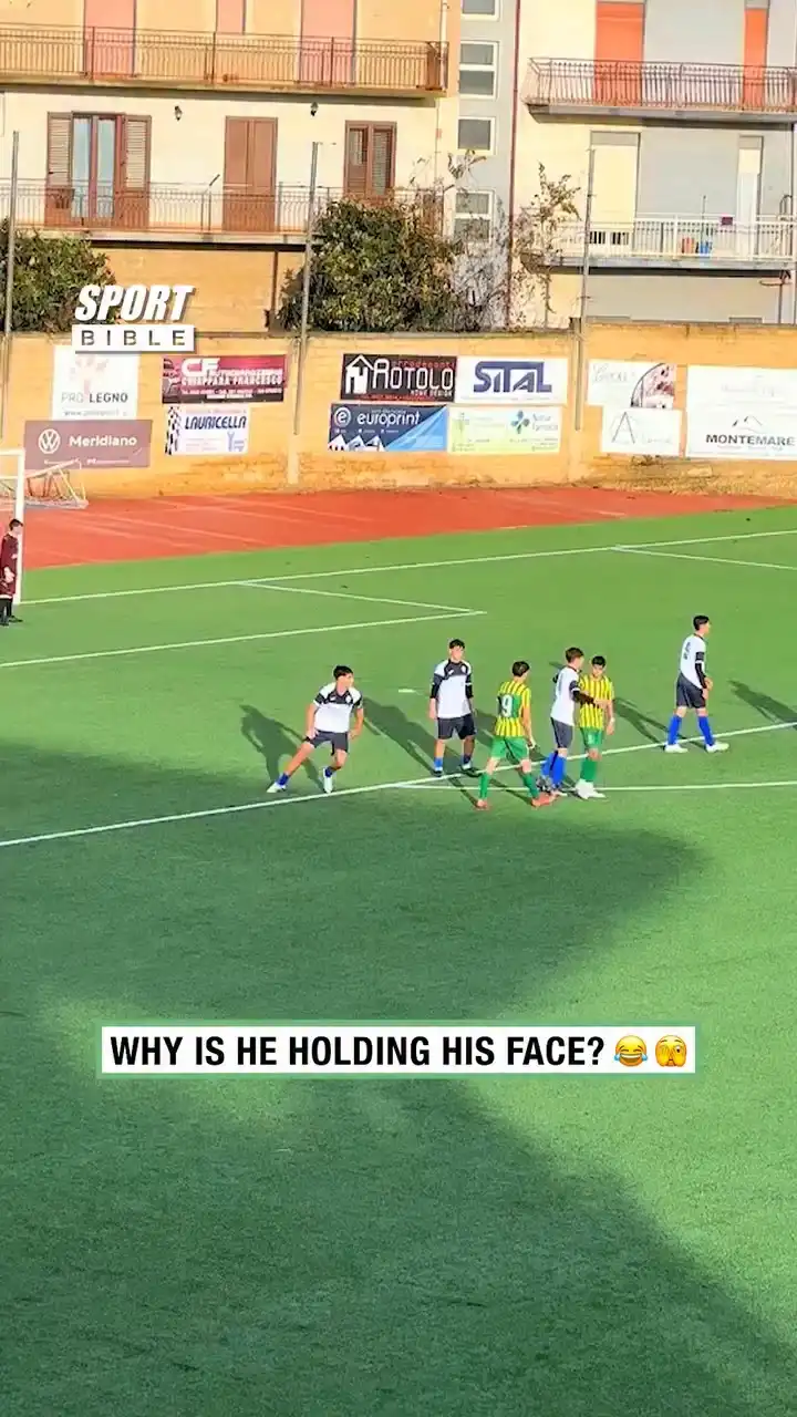 Players Goes Down Holding His Face For No Reason
