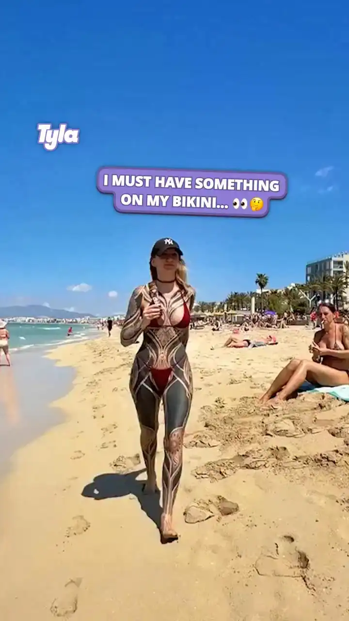 I must have something on my bikini 👀🤔