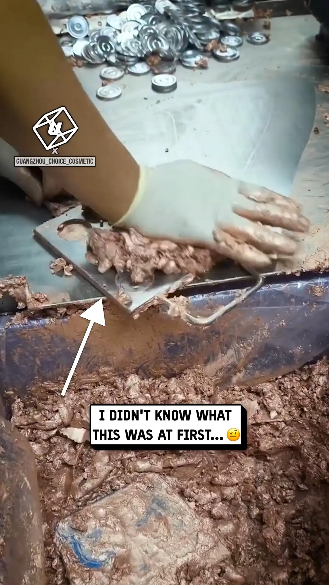 How eyeshadow palettes are made 😲👀