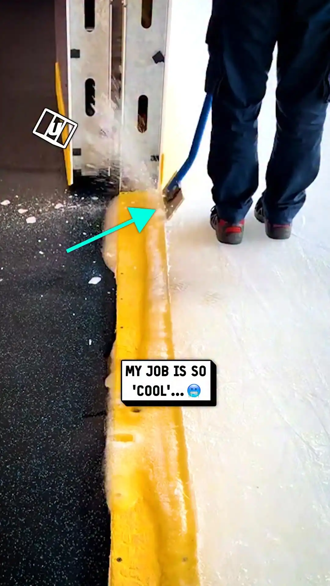 I work at an ice hockey rink 🏒⛸️