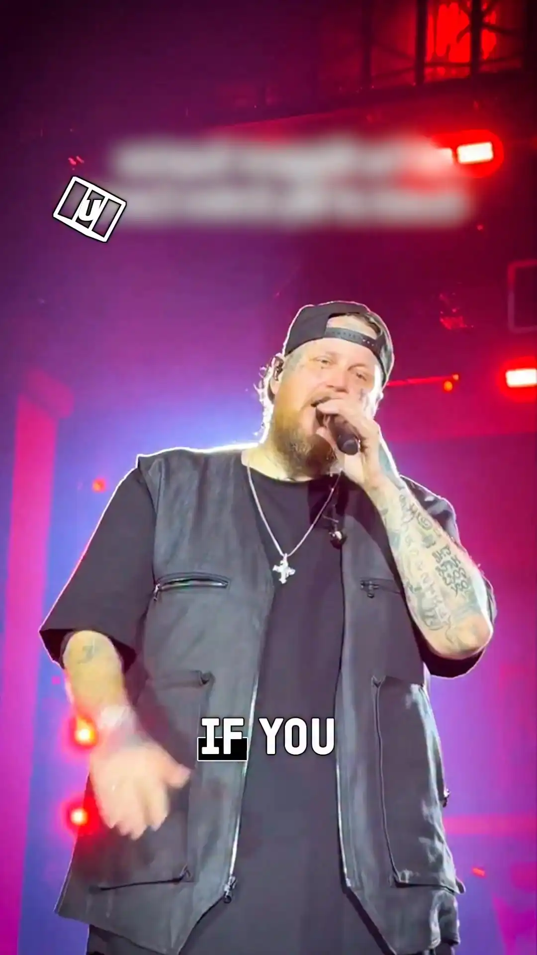 Jelly Roll reminisces on bringing out Eminem on tour 😱🎤