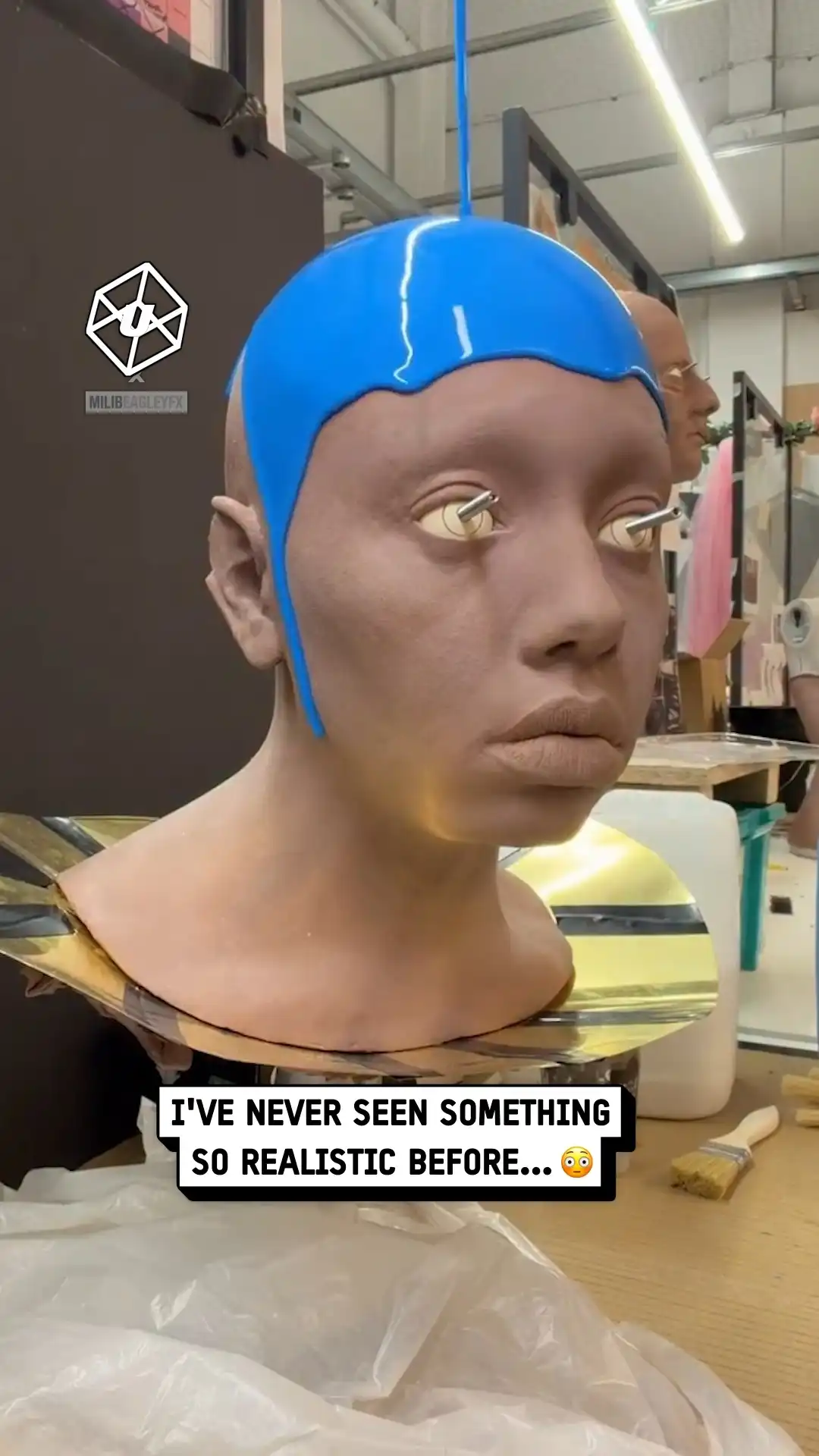 I create hyper-realistic human sculptures 😲