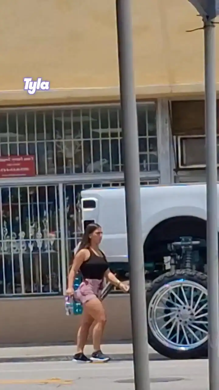 Woman gets into gigantic truck 😲