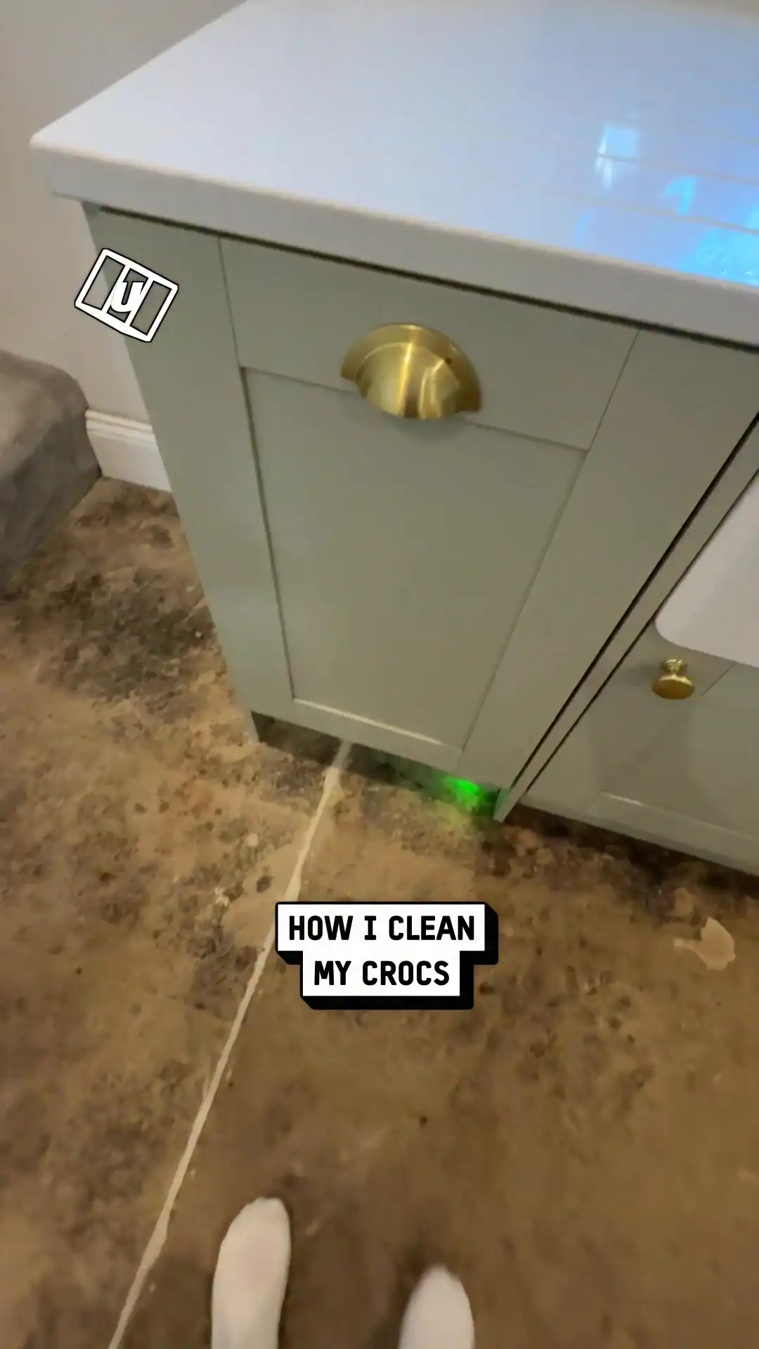 I clean my Crocs in the dishwasher ๐ซง