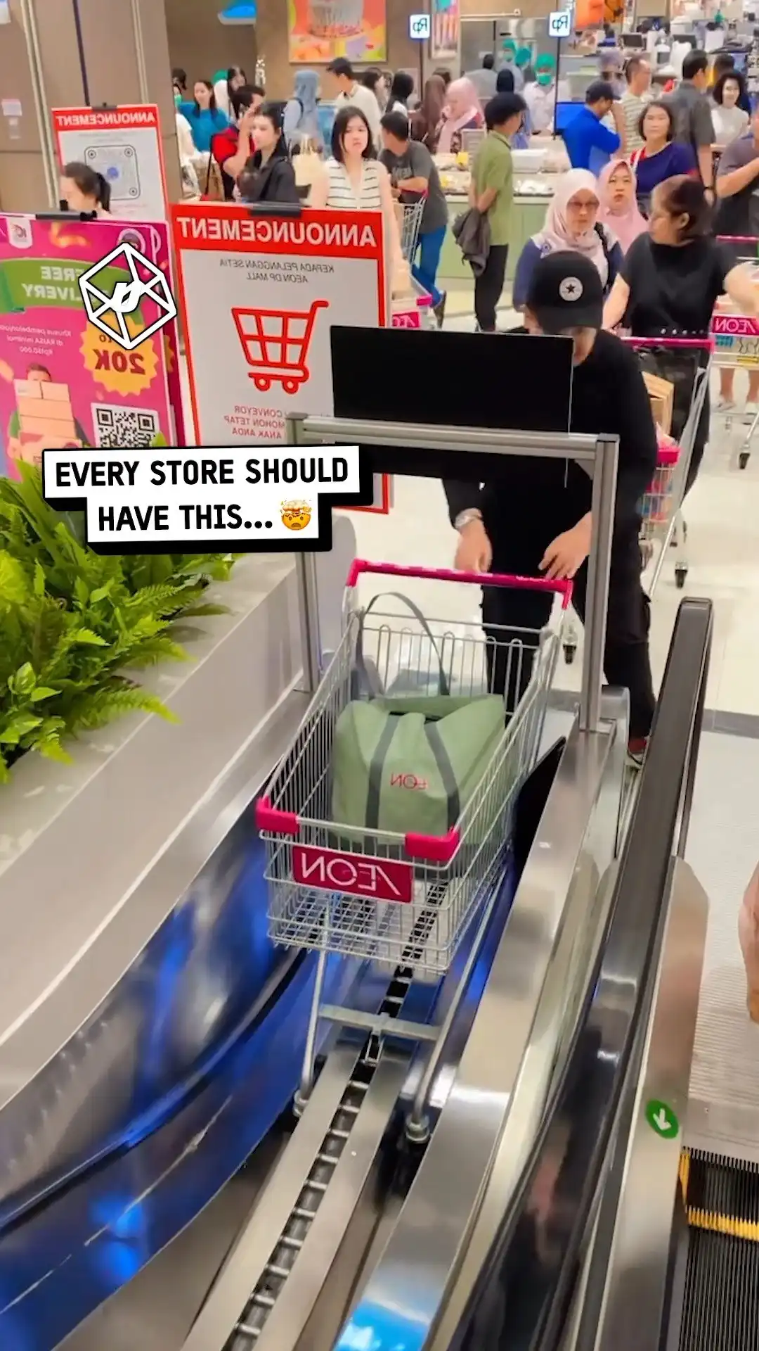 The shopping carts have their own escalator 🤯🛒